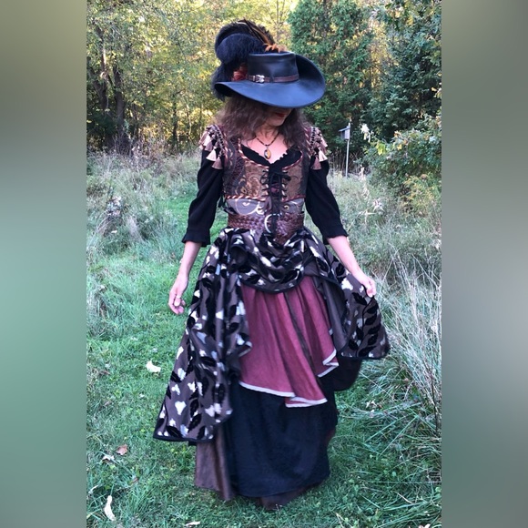 Meet your Posher, Jennifer - Picture 1 of 16